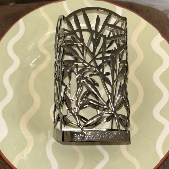 BATH & BODY WORKS VINE LEAF CHROME METAL GENTLE FOAMING HAND SOAP SLEEVE - Picture 2 of 6